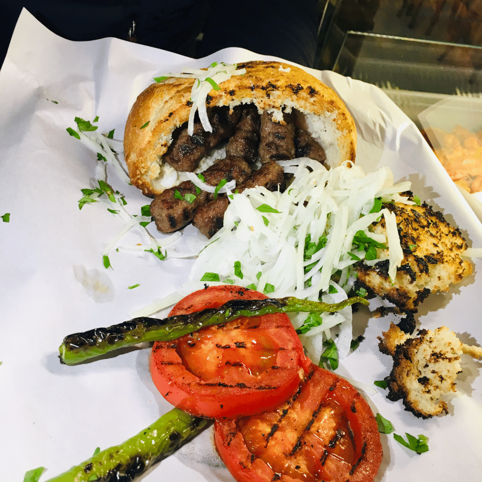 Ekmek Arası Köfte