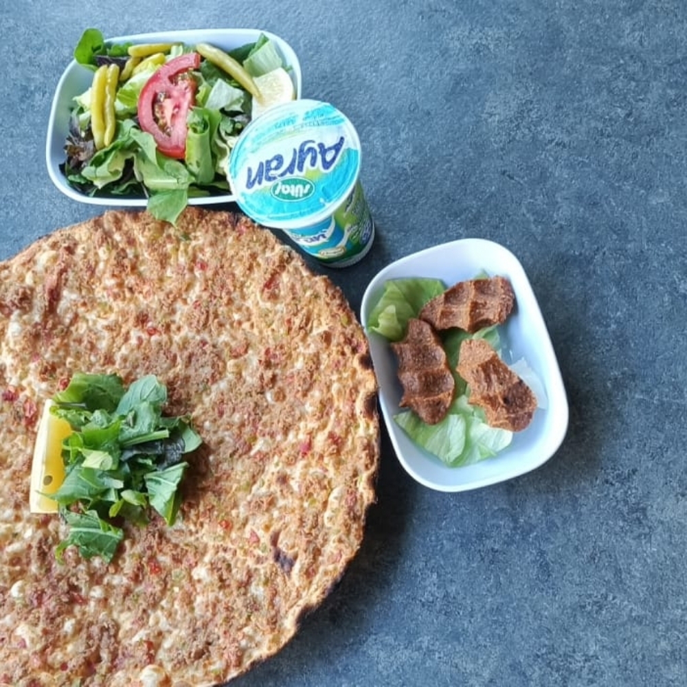 Lahmacun (ACILI) + Salata