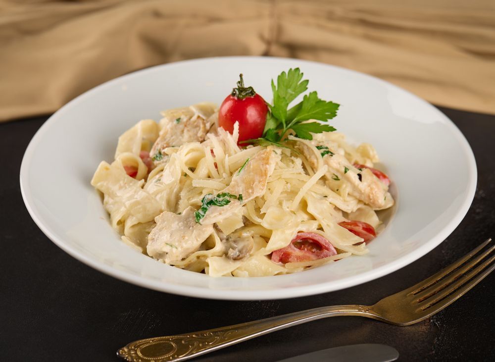Fettucinie Chicken Al Pesto