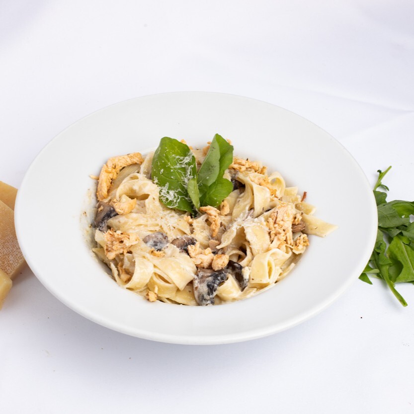 Tavuklu Fettuccine Alfredo
