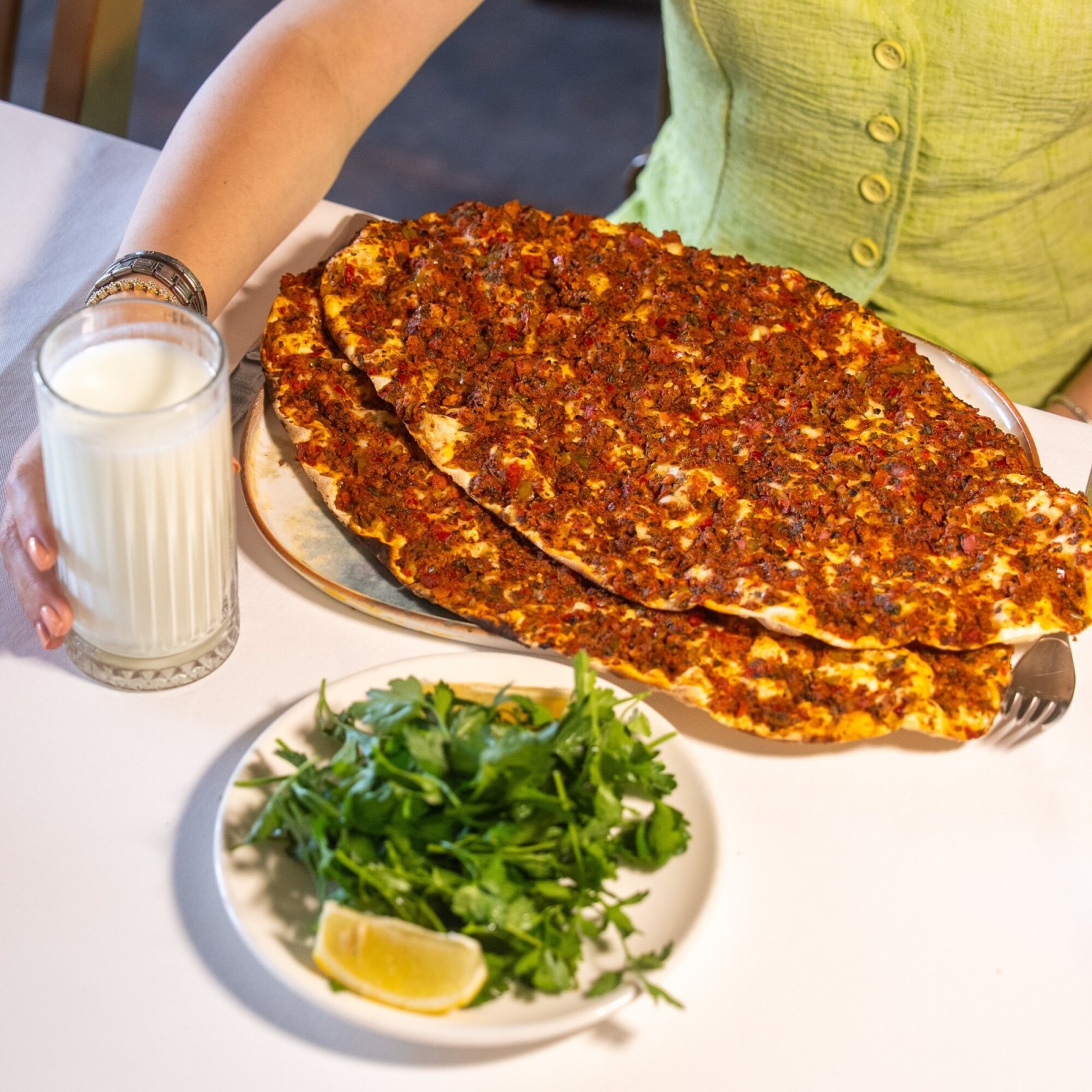 2 Adet Lahmacun & 330 Ml İçecek