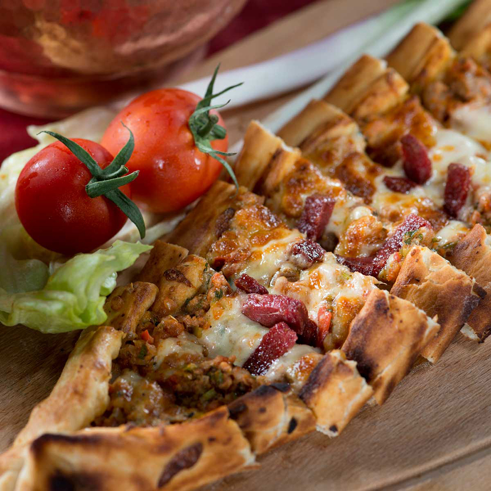 kavurma sucuk Karışık Pide