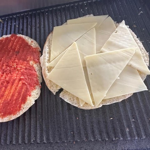 Bazlama Tost Kaşarlı+ 1 Lt CocaCola(Bedava)