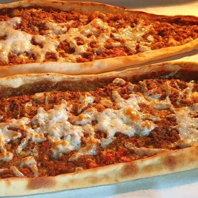 Kıymalı Kaşarlı Pide