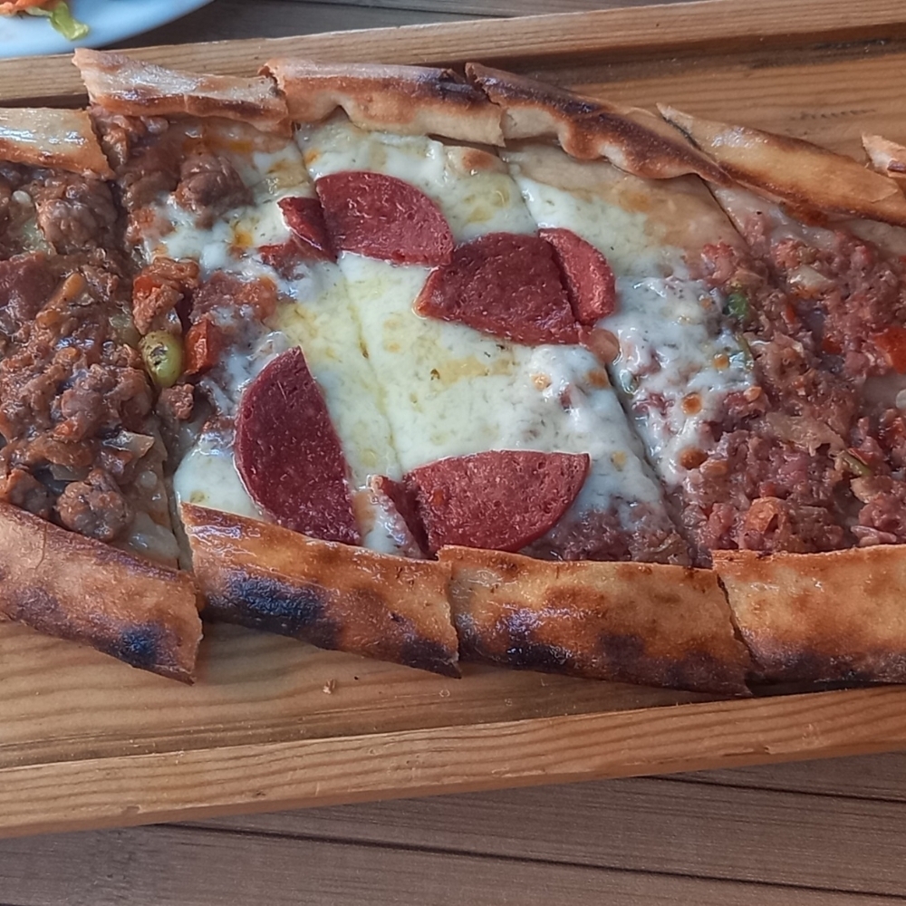 Karışık Pide