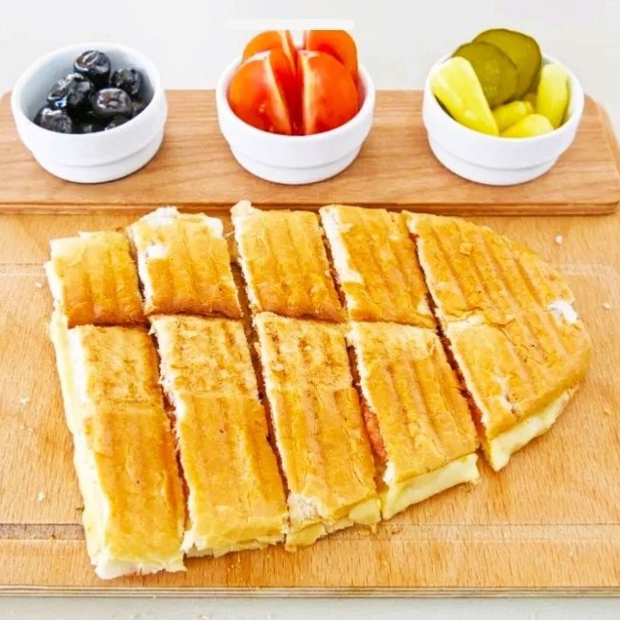 Burdur Usulü Yumurtalı Kaşarlı Tost