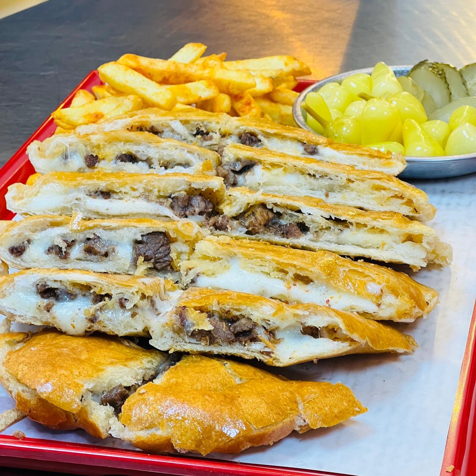 Kavurmalı Kaşarlı Tost