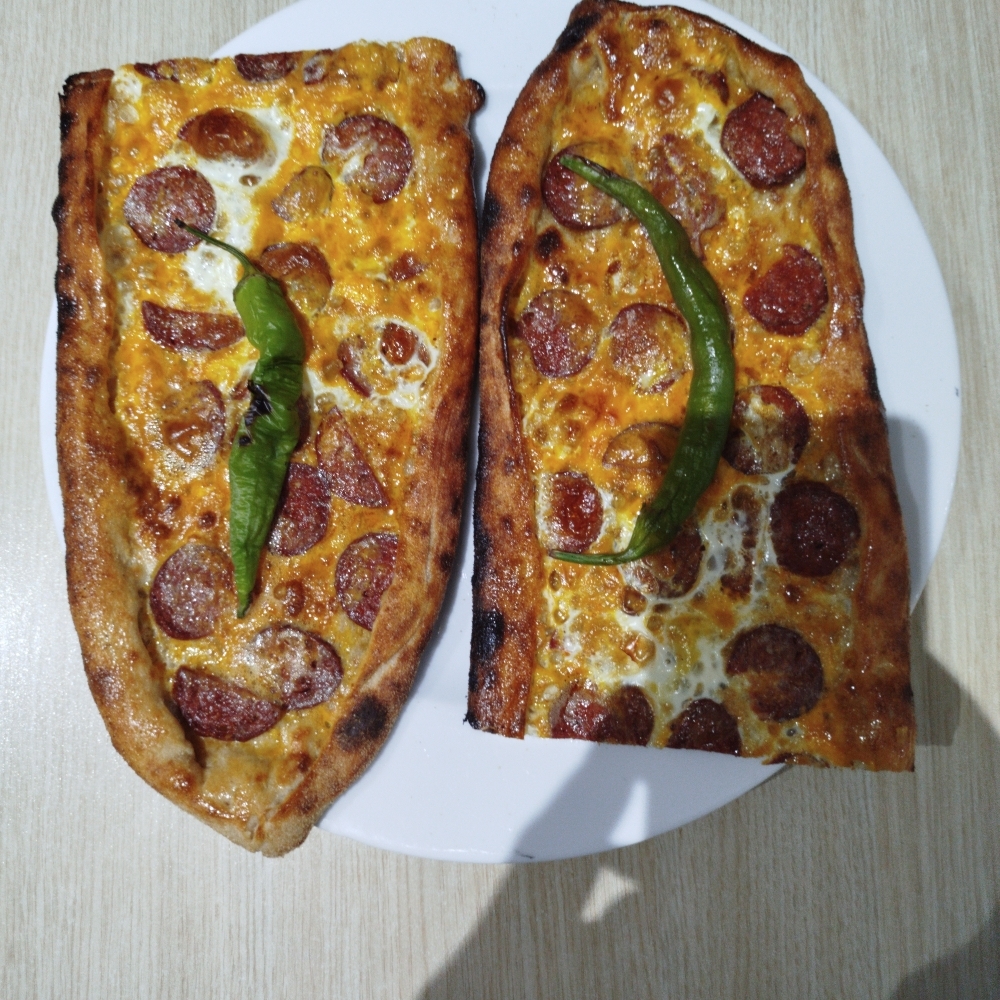 Sucuklu Yumurtalı Pide Menü