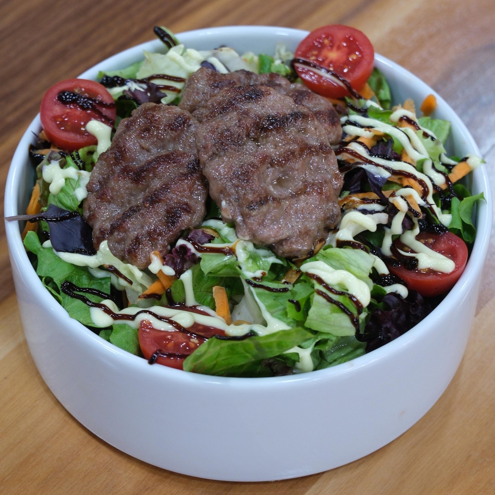 Köfteli Salata