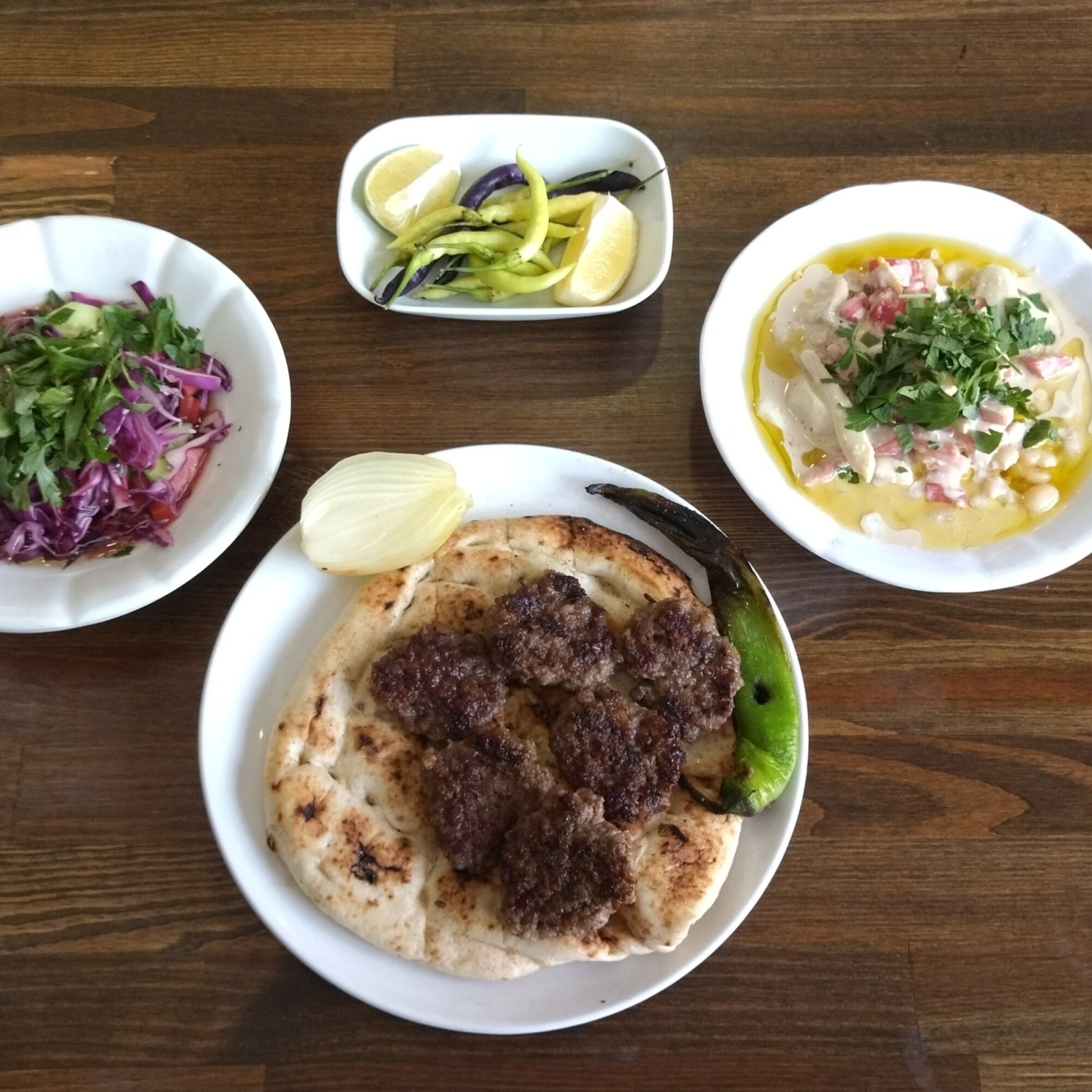 Izgara Köfte & Yarım Piyaz