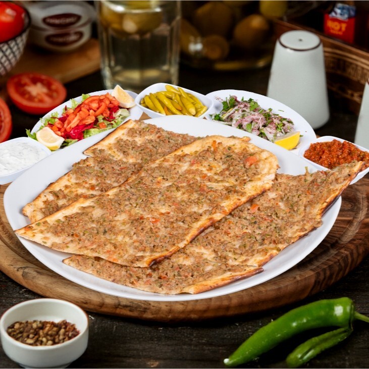 Kıymalı Pide+ 330 Ml. Coca Cola