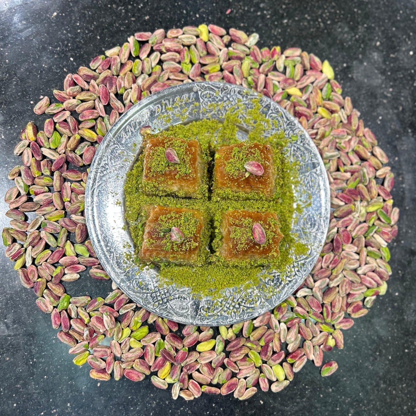 Fıstıklı Baklava (1 kg.)