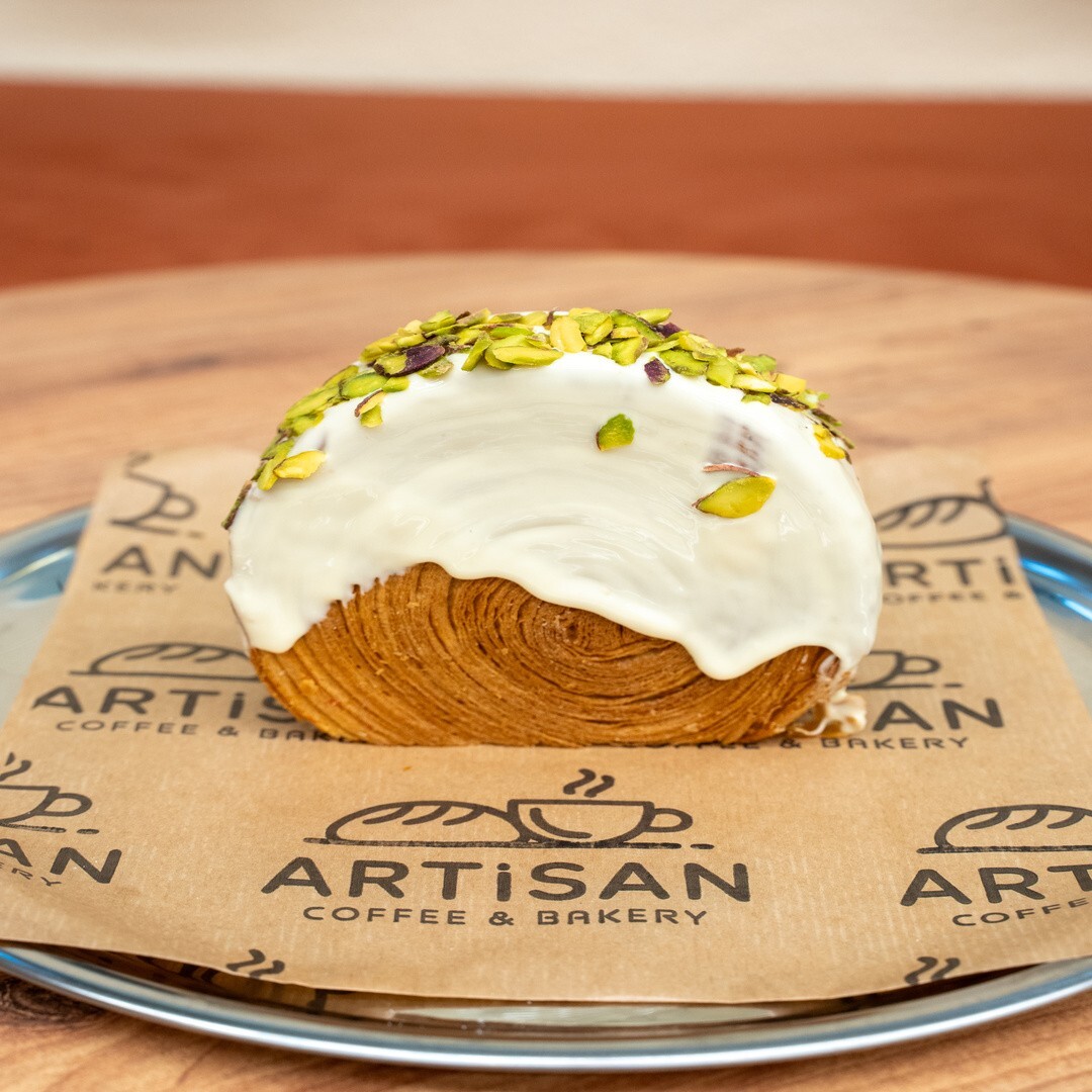Beyaz Çikolatalı Roll Kruvasan