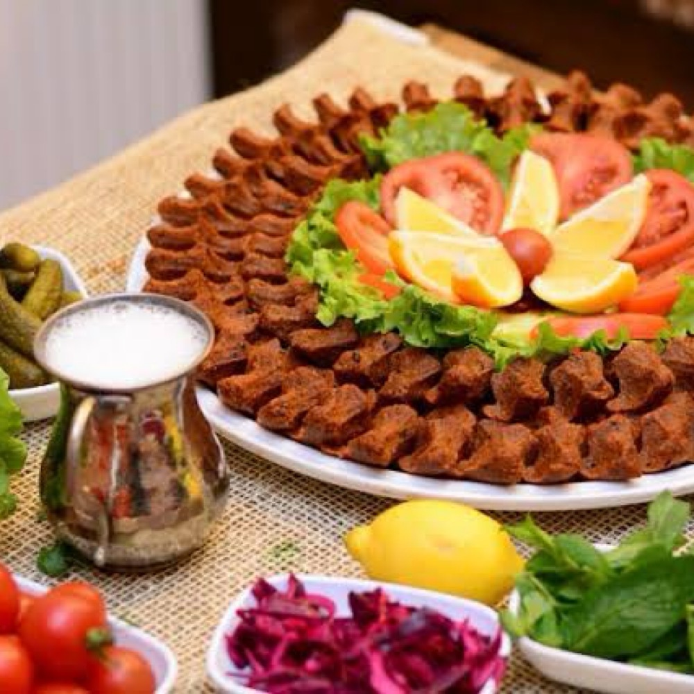 Çiğ Köfte Dürüm + Ayran (30 cl)