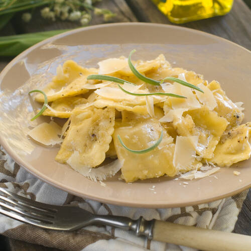 5 Peynir Soslu Ravioli