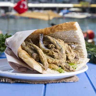 Yarım Ekmek Arası Hamsi