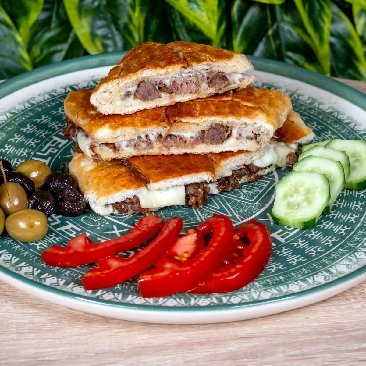 Kavurmalı Kaşarlı Tost