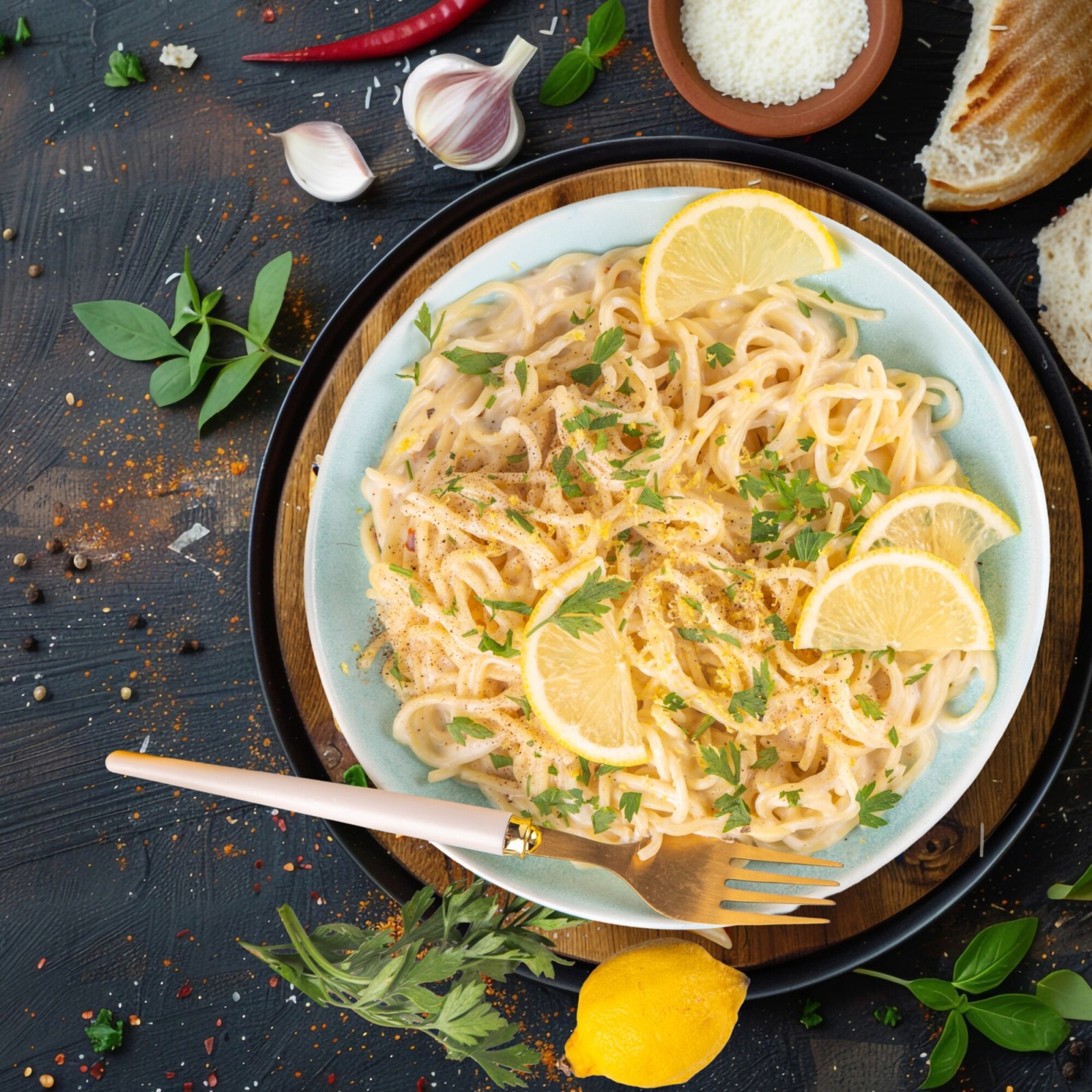 Creamy Lemon Garlic Spaghetti