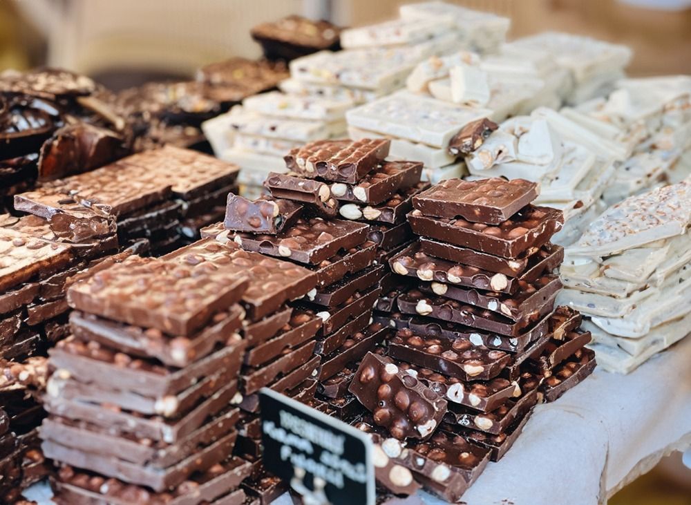 Kırma Fındıklı Beyoğlu Çikolatası (100 gr.)