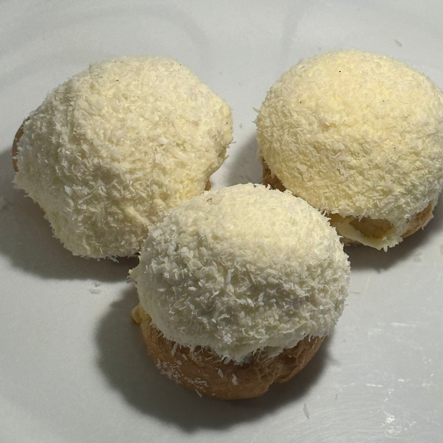 Beyaz Çikolatalı Profiterol (1 kg.)