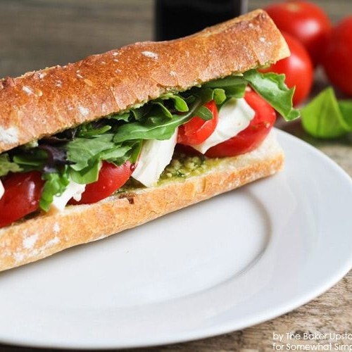 Beyaz Peynirli ve Domatesli Sandwich