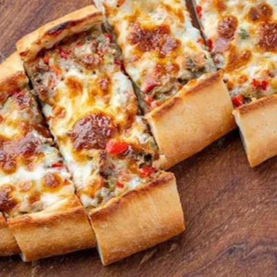 Kuşbaşılı Kaşarlı Pide