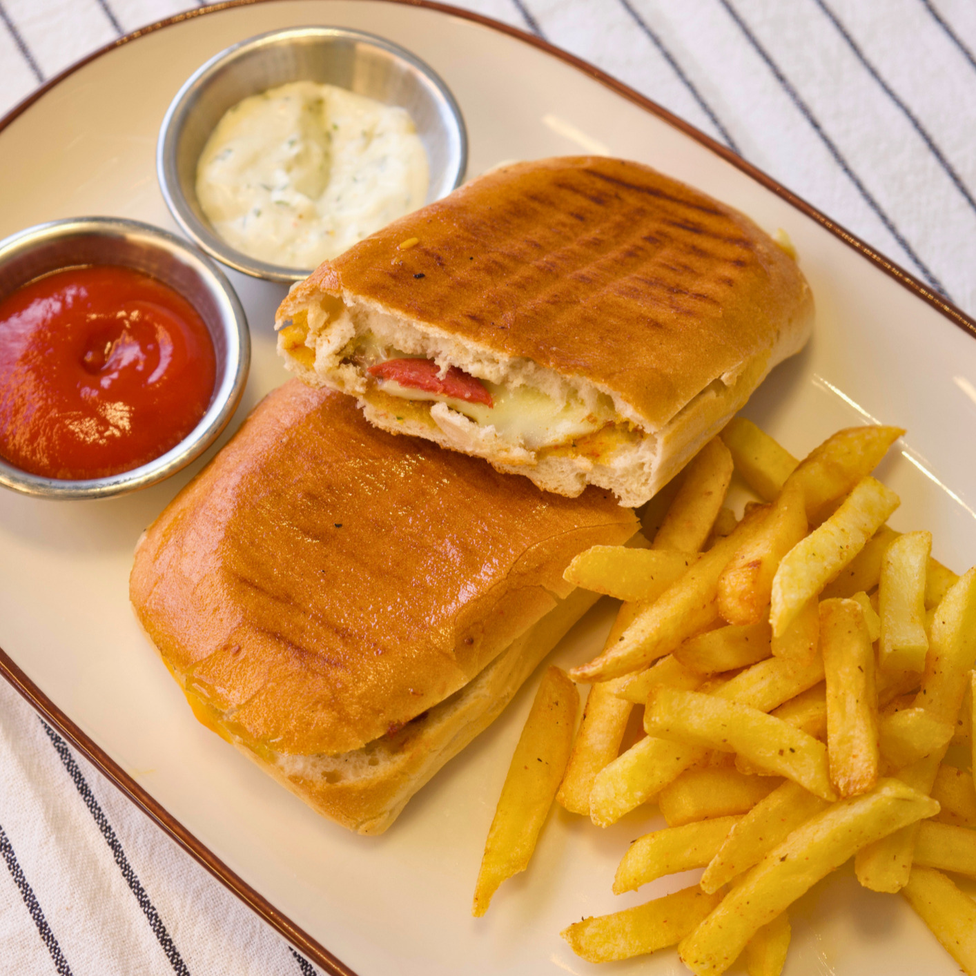 Çift Kaşarlı Tost
