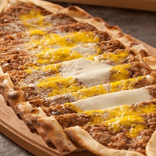 Kıymalı Yumurtalı Pide