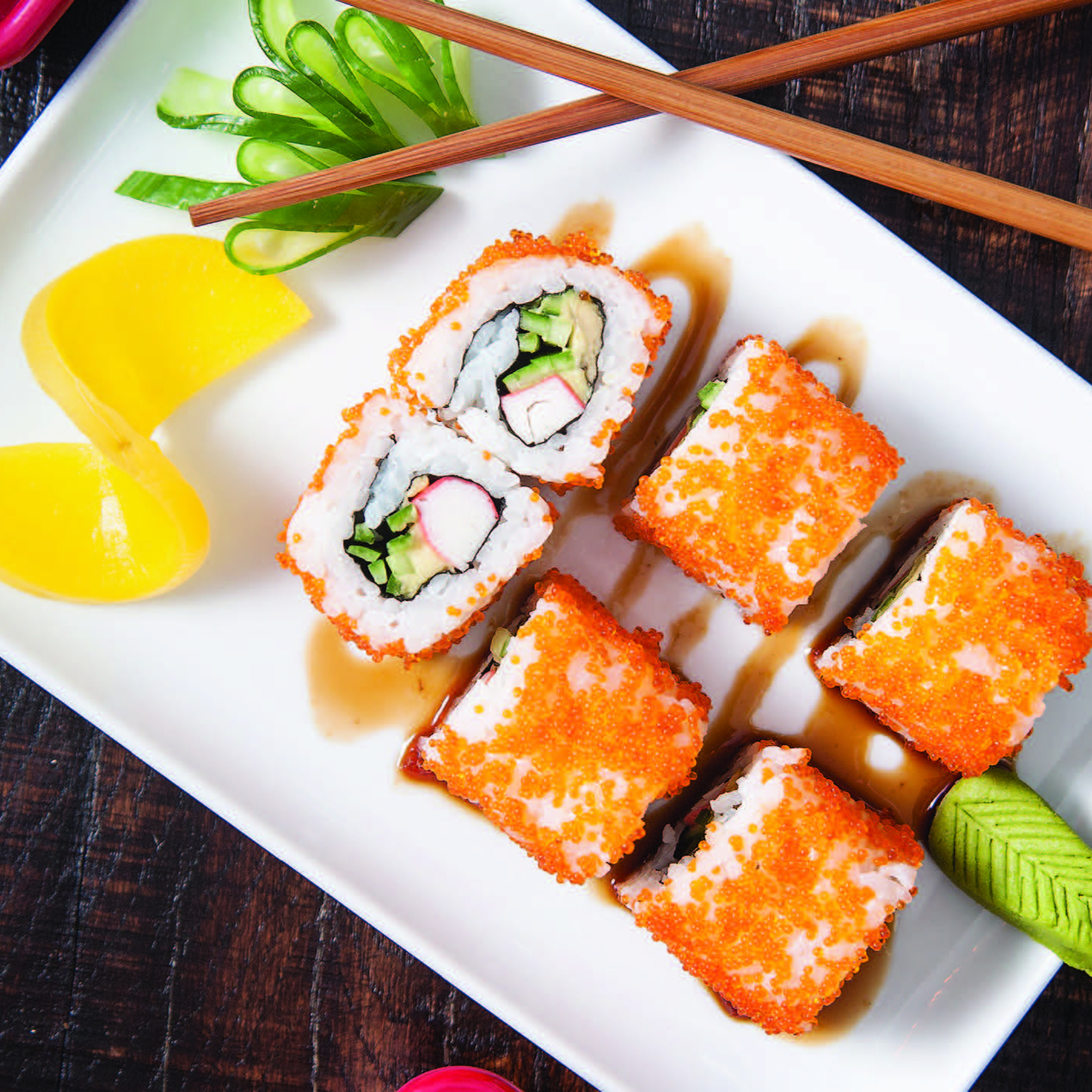 California Roll (8 Parça / Dışı Uçan Balık Yumurtası Kaplı)