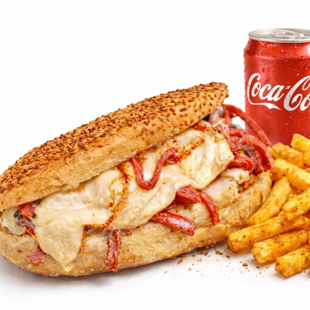 Bol Kaşarlı İzmir Kumru Sandviç + 330 Ml. Coca Cola