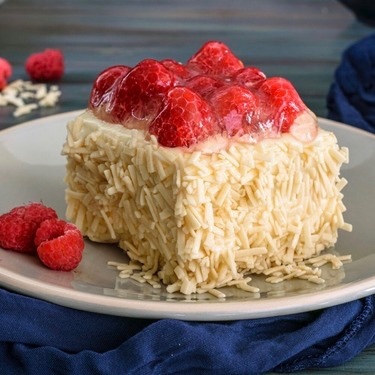 Beyaz Frambuazlı Mono Pasta