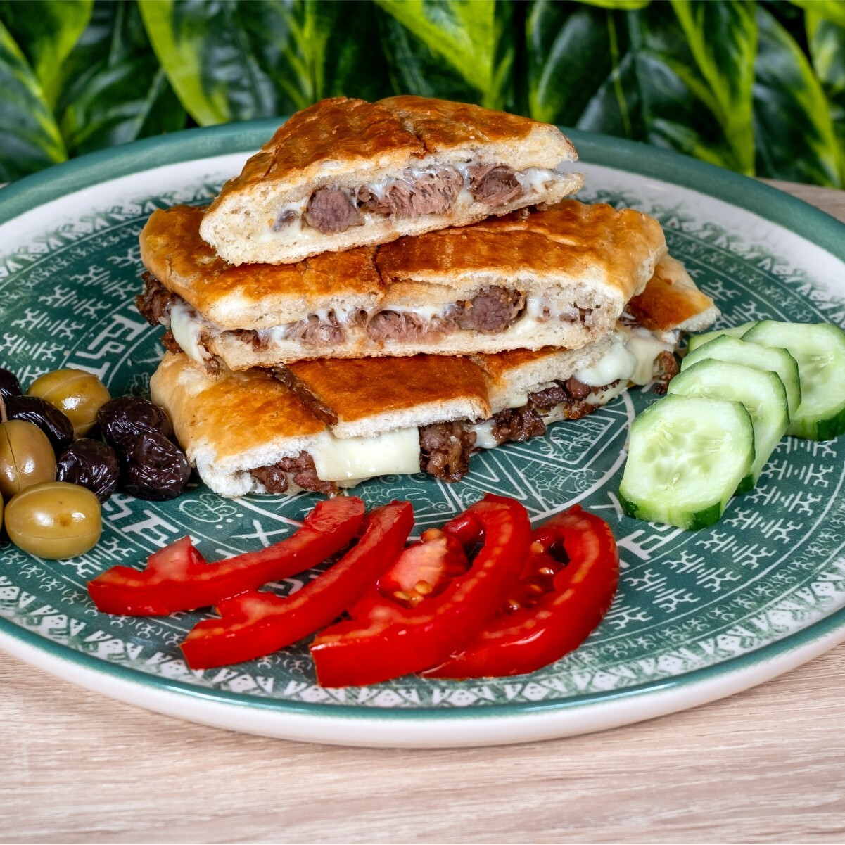 Kavurmalı Kaşarlı Tost