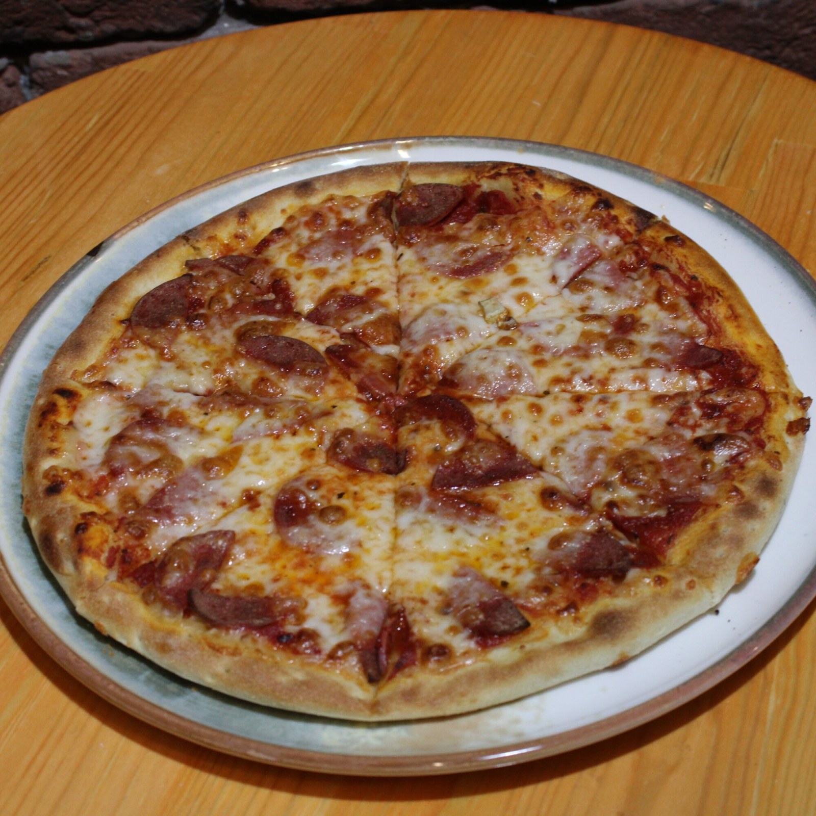 Pepperoni Pizza +Patates Sepeti +Coca Cola 1 LT