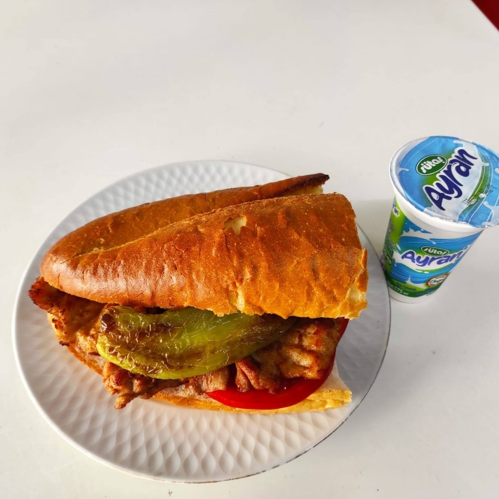 Ekmek Arası Tavuk İncik