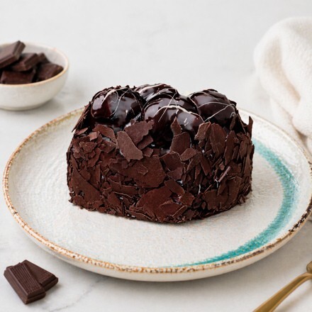 Siyah Profiterollu Mono Pasta