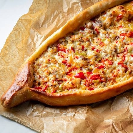 Tavuklu Kaşarlı Pide