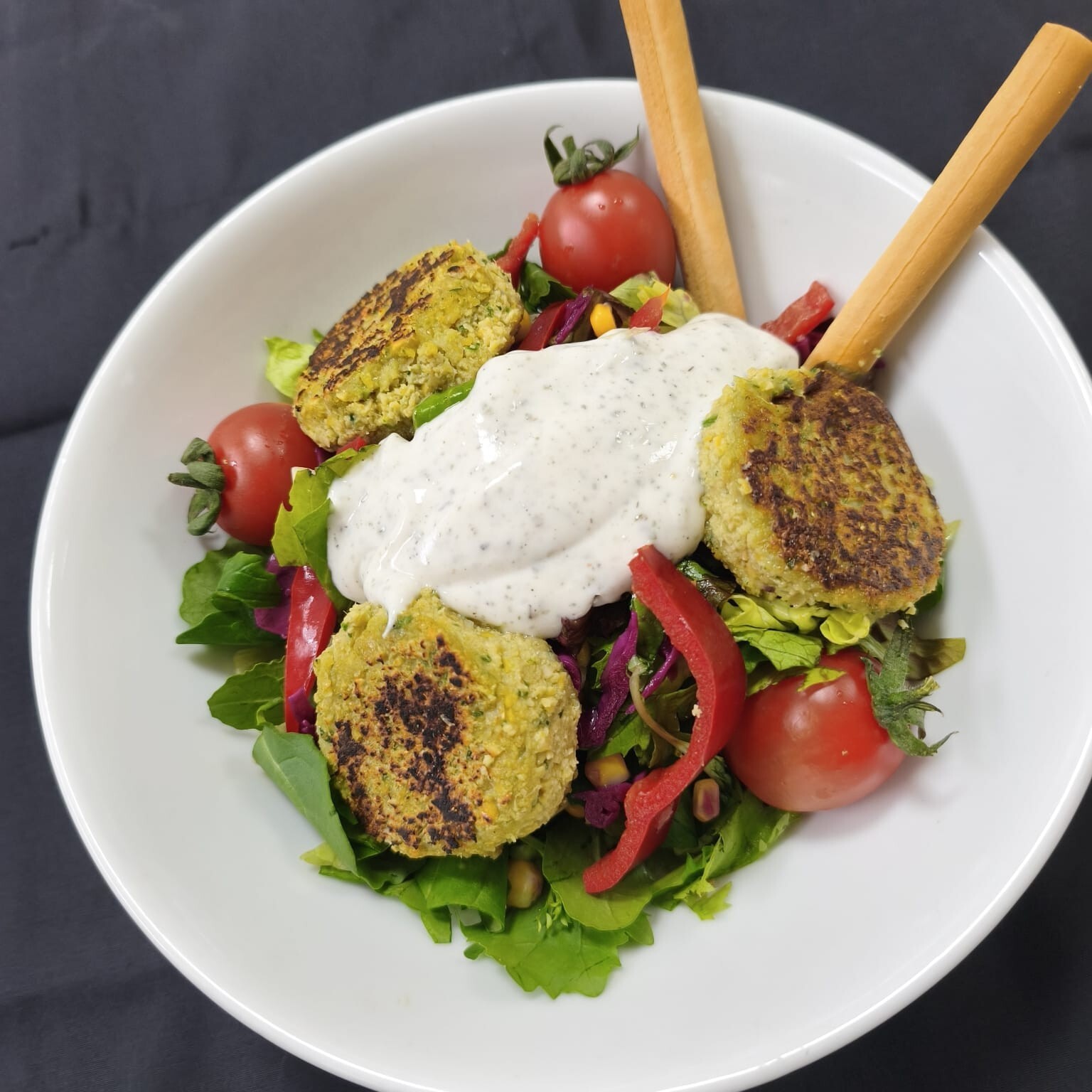Falafel Salata
