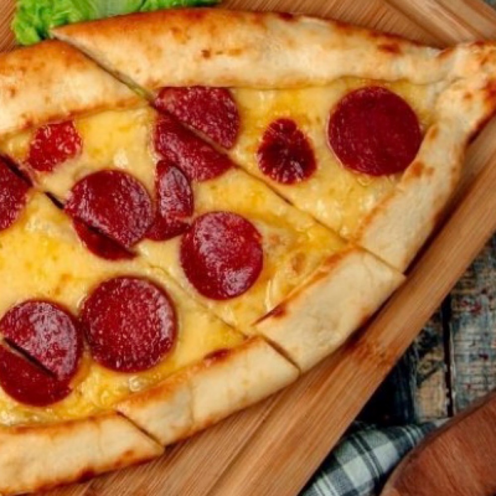 Sucuklu Pide