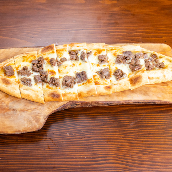 Kavurmalı Kaşarlı Pide