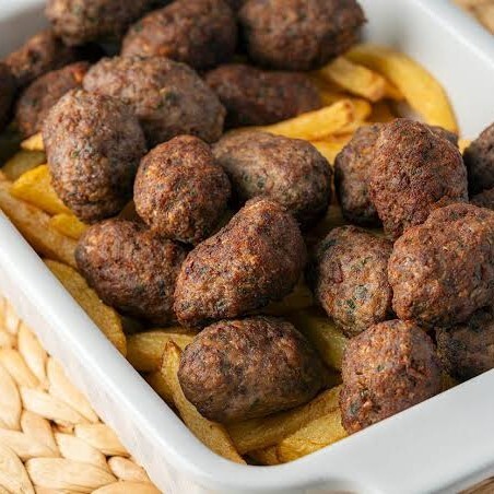 Izgara Köfte + Patates + Salata + Ekmek