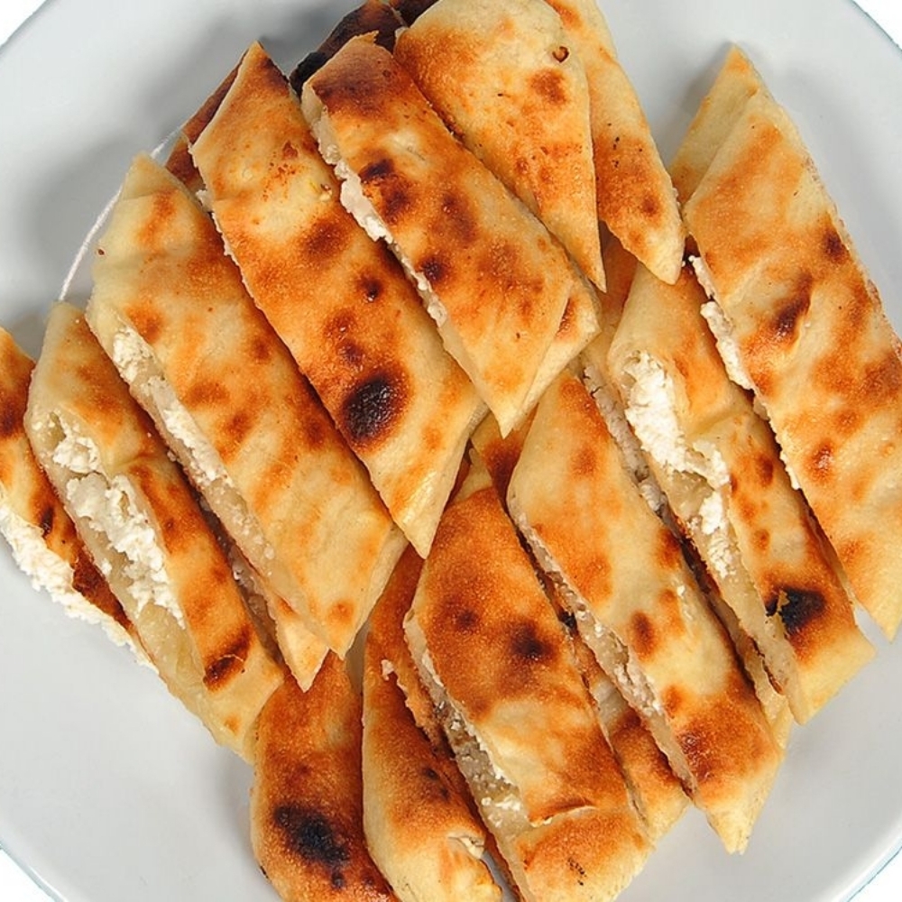 Peynirli Kır Pidesi