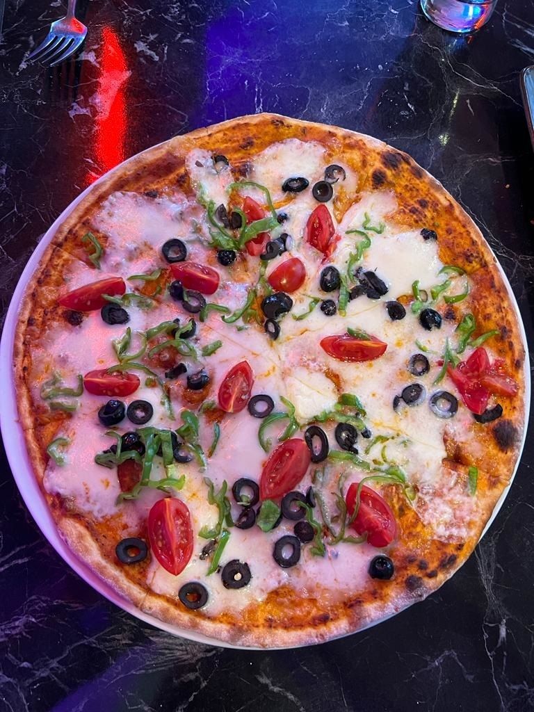 Akdeniz Pizza (33 cm.) (Büyük)