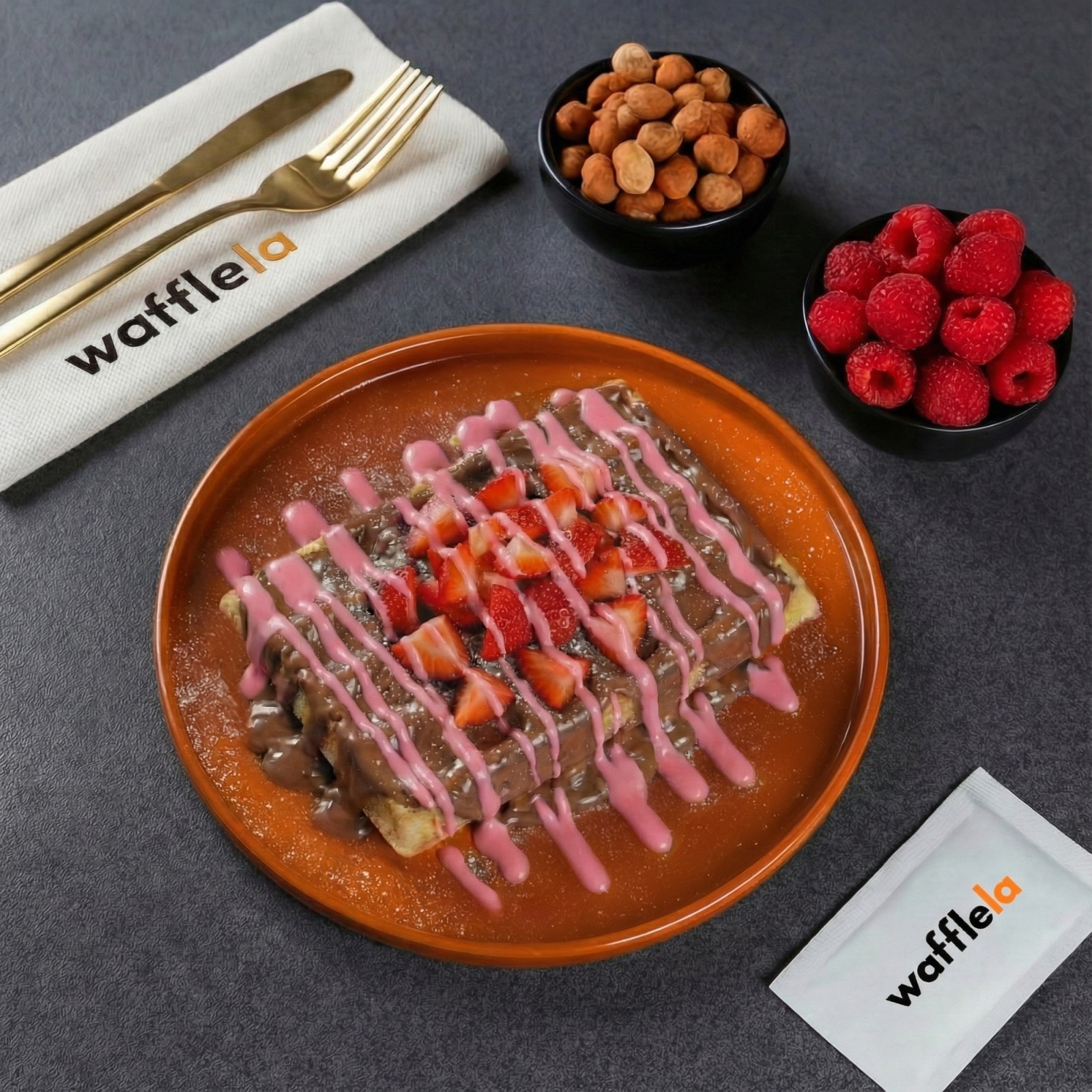 Çilek Fantasy Waffle (Büyük Hamur)