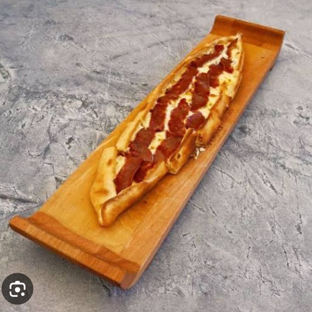 Kaşarlı Pastırmalı Pide