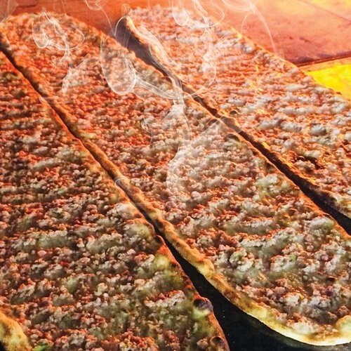 Kuşbaşı Üstü Kaşarlı Pide + Coca-Cola ( 33 Cl.)