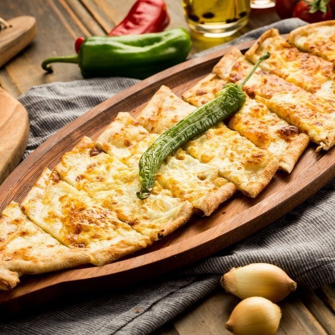 Sucuklu Kaşarlı Pide (Kapalı)