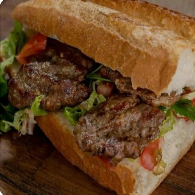 Ekmek Arası Köfte