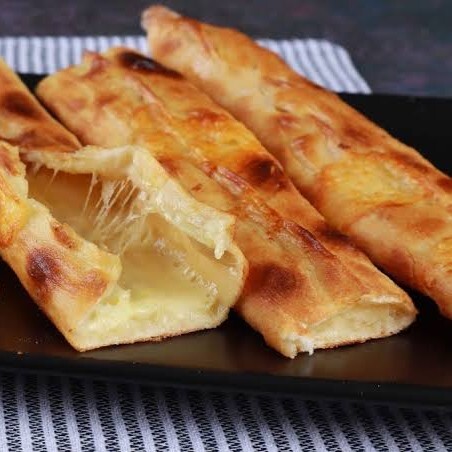Kaşarlı Pide(Kapalı) + Tatlı Menü