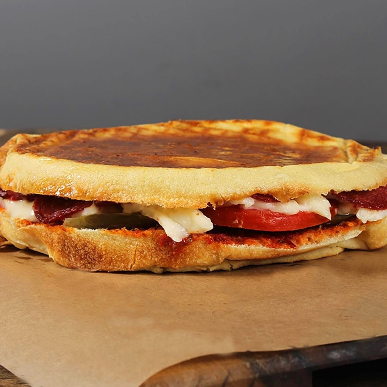 Sucuklu Beyaz peynirli Tost
