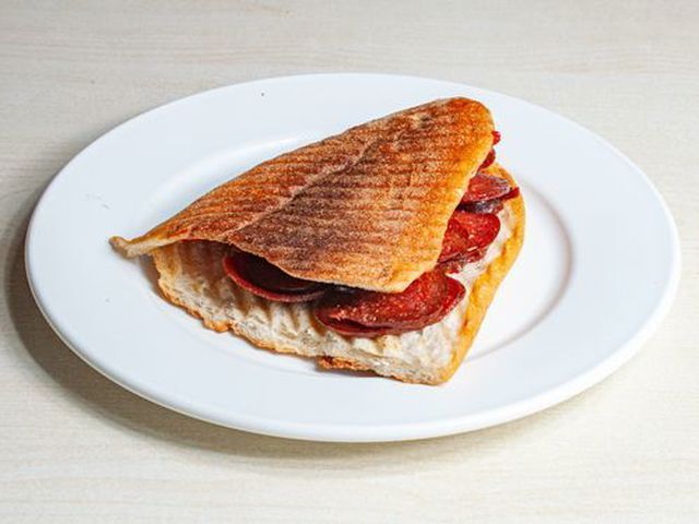 Sucuklu Tost